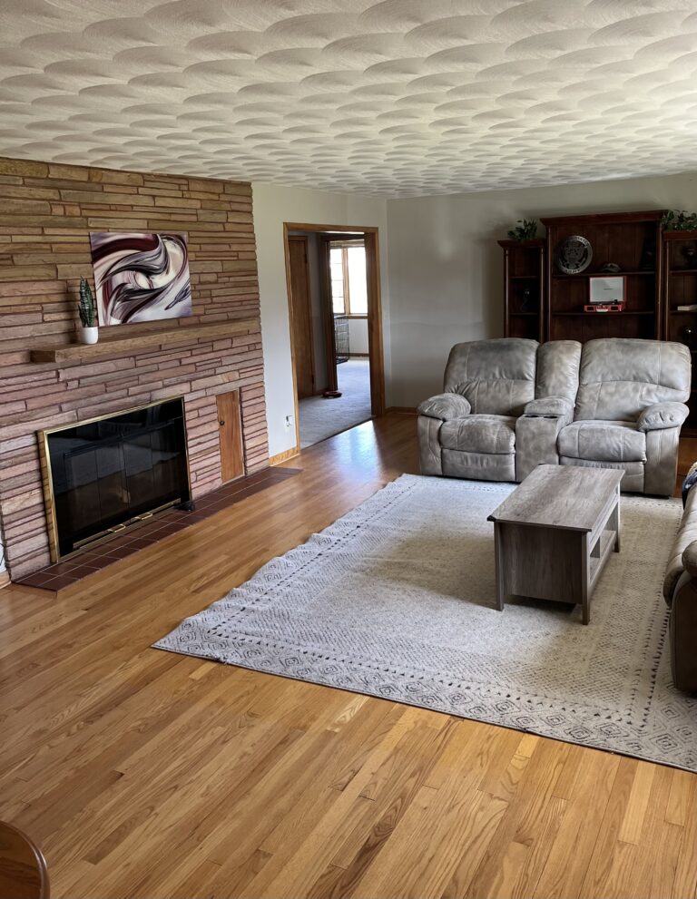 A&H Natural Cleaning cleans a living room